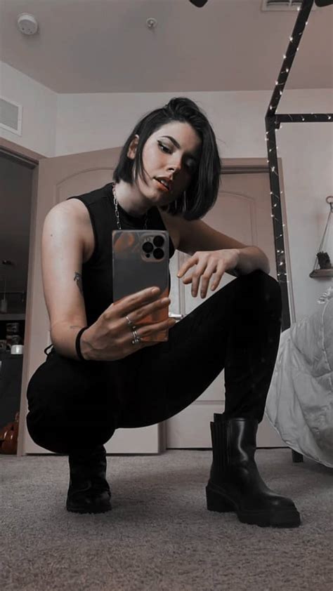 Luna Bloom (TikTok Star)